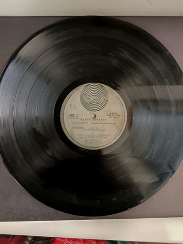 Black sabbath first album - black, lp