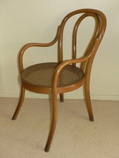 fauteuil chaise enfant poupée Fischel cannée bois courbé (Thonet Baumann Mundus)