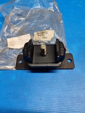 Support moteur droit pour