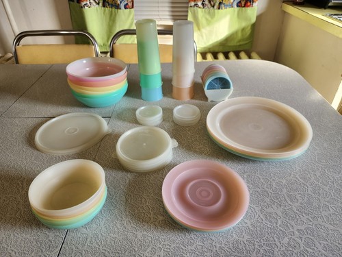 Vintage tupperware pastel part - vintage,