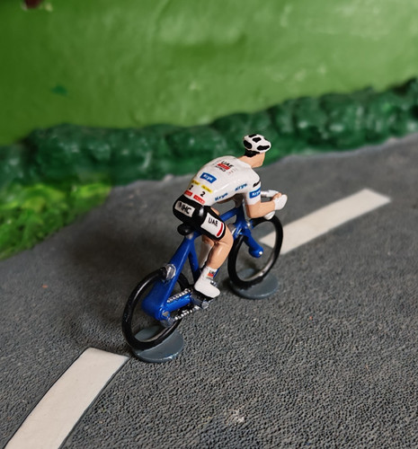 Cycliste miniature del toro - cycliste,