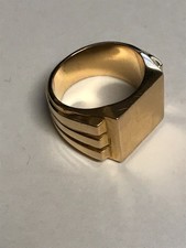 chevalière homme tank en or