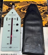 Bruel & Kjaer sound level meter   TYPE 2226 