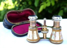 Paire de jumelles de théâtre en métal et nacre dans leur écrin XIX - SCN25JUM001