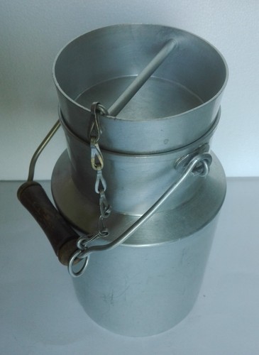 Ancien pot lait aluminium - lait, en