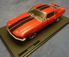Voiture miniature au 1/18: FORD Mustang SHELBY GT 500 de SOLIDO, sans boîte.