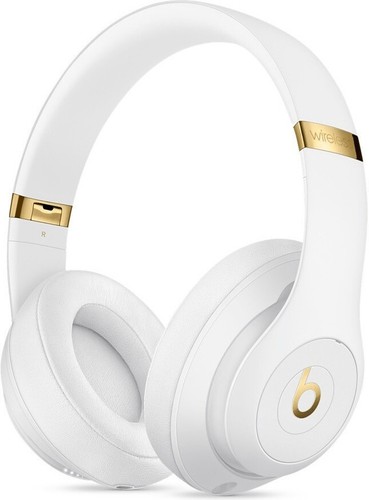 Beats dre studio3 - by,