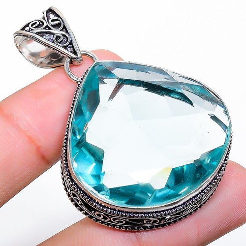 Pendentif bijoux fait main - , en