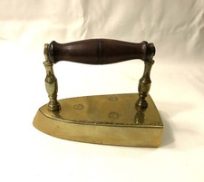 ancien fer à lingot en bronze daté 1834 EPOQUE LOUIS PHILIPPE début XIX repasser