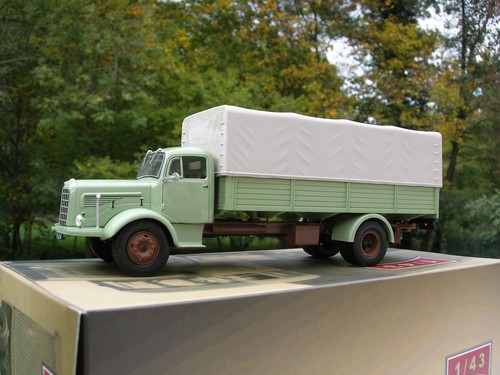 Ixo camion mercedes benz - 1/43, mercedes-benz