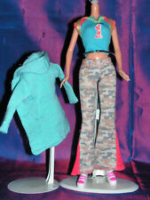 BARBIE   n° b187  vêtements