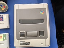 Nintendo Super NES Classic Edition Console - Grise + 1 Jeu Zelda