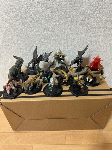 Lot figurines monster - de,