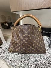 Louis Vuitton Artsy MM