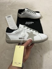 Golden Goose Super Star noir et blanche - Pointure 37
