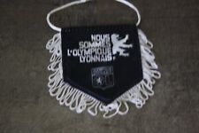 petit fanion  )) OL LYON / NOUS SOMME L'OLYMPIQUE LYONNAIS / BENZEMA