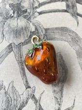 Jolie Broche émaillée - Forme Fraise - Couleur Orange - métal doré