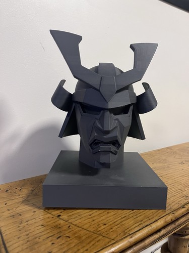 Buste casque samouraï noir