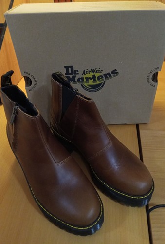 Martens boots brown never - -,
