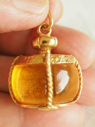 Pendentif yves laurent - pendentif,