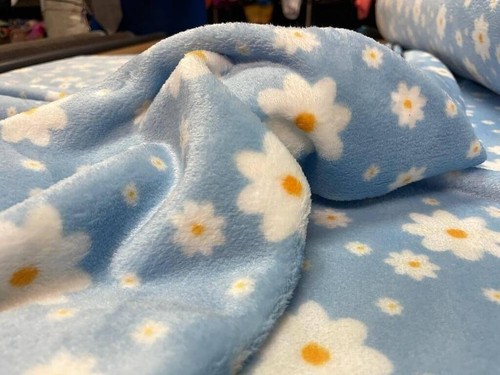 Tissu polaire doudou - bleu, a