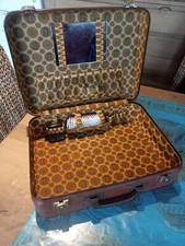 ancienne valise de toilette