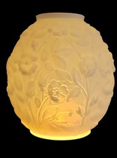 VERLYS, vase en verre opalescent, Les Eglantines. Art Nouveau 