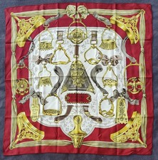 HERMES carré  90x90 cm Modèle ETRIER foulard 100% soie