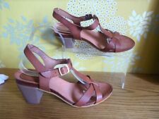 KICKERS Sandales talon dessus cuir brut naturel t 39 comme NEUF