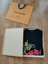 Tee-shirt Louis Vuitton graphique ornementé, Taille M, Très bon état comme neuf