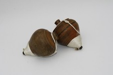 Deux Toupies En Bois Années
