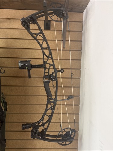 Hoyt alpha 70lbs black - 33,