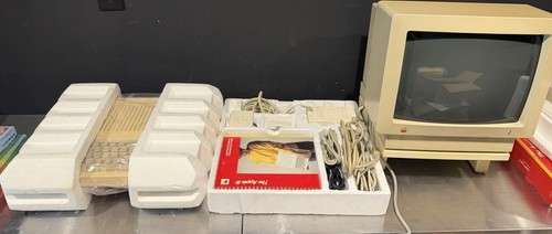 Apple iic computer system - iic,