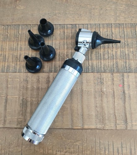 Otoscope avec embouts - otoscope,