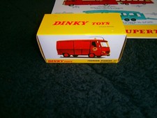 DINKY  TOYS  BOITE VIDE FOURGON PEUGEOT J7 ROUGE NO 570P