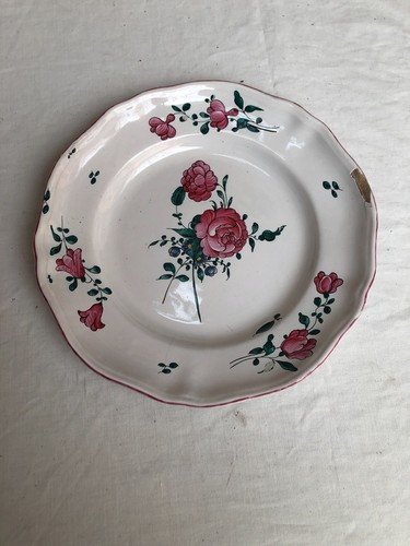 Grand plat faience l est - ,