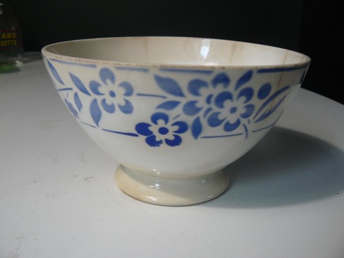 Tres ancien grand bol - bol, fleur