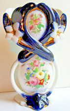 Vase porcelaine de Bayeux Valentine, Lis entrecroisés et Bouquet de roses
