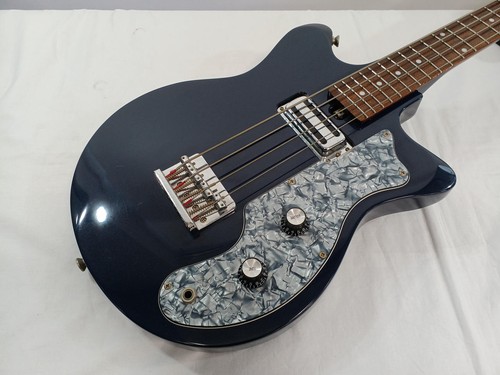 Guitare basse électrique