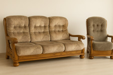 Canapé 3 places convertible + fauteuil assorti – Tissu marron – Bon état