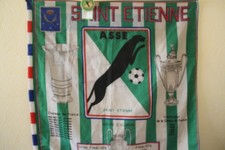 RARE  1977 Grand drapeau palmarès  ASSE ST ETIENNE avec BADGE et BILLET du MACHT