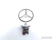Mercedes benz class insigne - mercedes-benz, e-class