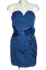 PRETTY WOMEN Robe épaules