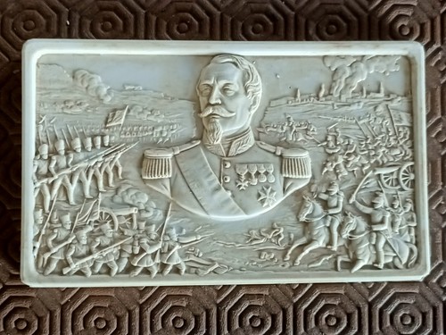 Bas relief buste - relief,