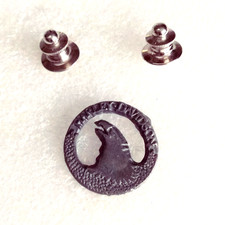 Pin's lapel pin pins HARLEY DAVIDSON MOTOR CYCLES Aigle Eagle Signé logo H.D