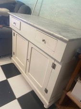 commode/petit buffet dessus