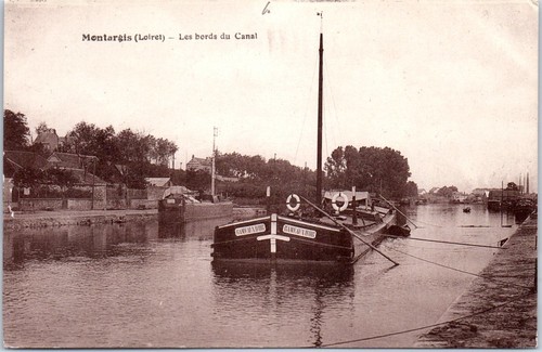Montargis une peniche sur - -,