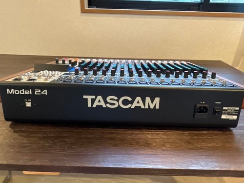 Tascam model - model, 24