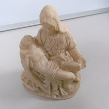 statue michel ange pieta en