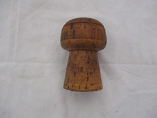 ANCIEN ETONNANT ETUI A BRIQUET EN LIEGE EN FORME DE BOUCHON DE CHAMPAGNE